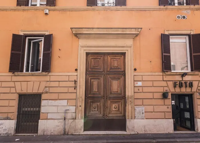 Domus Flavia Close To Colosseum *